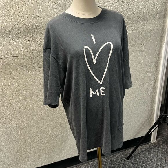 Gray T-Shirt with Heart Graphic - Picture 1 of 4